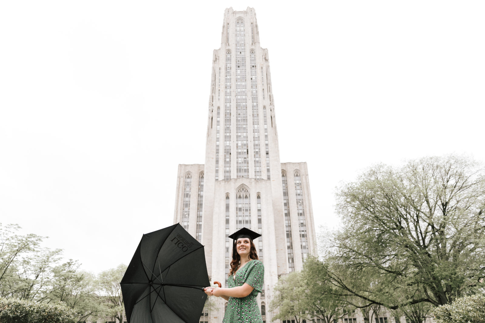 College Graduation Senior Pictures Cathedral of Learning Pittsburgh