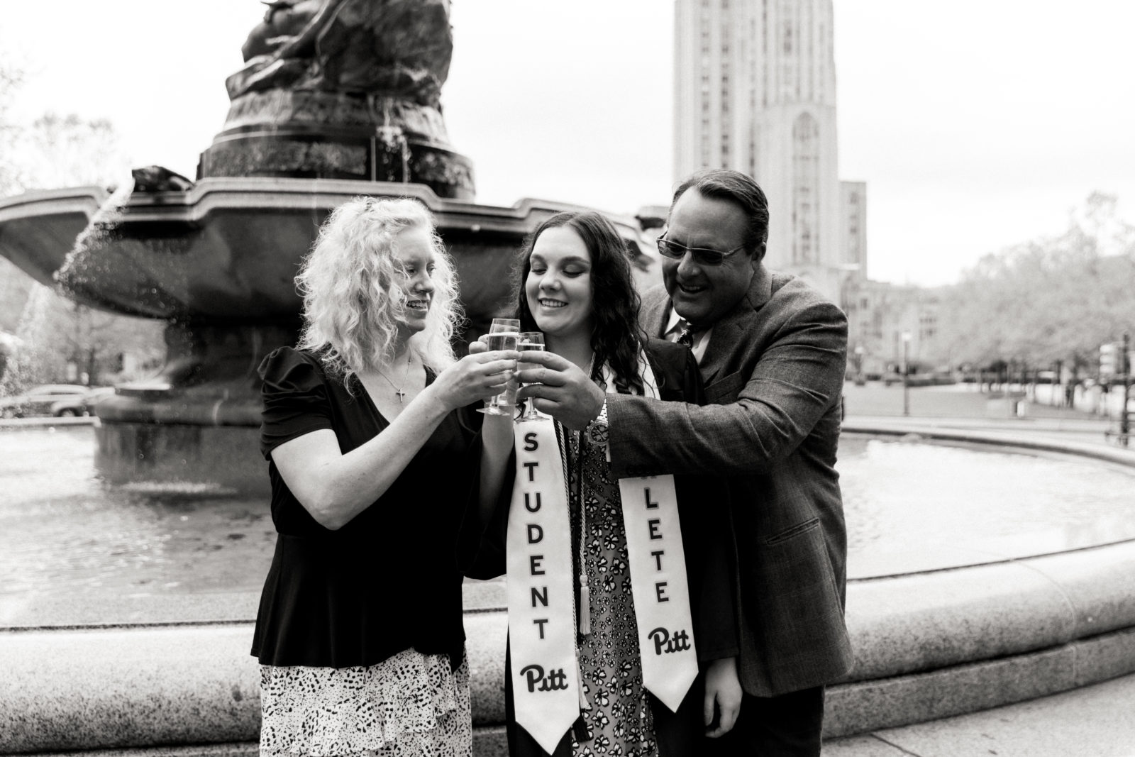 Mary Schenley Fountain College Graduation Senior Pictures Pittsburgh