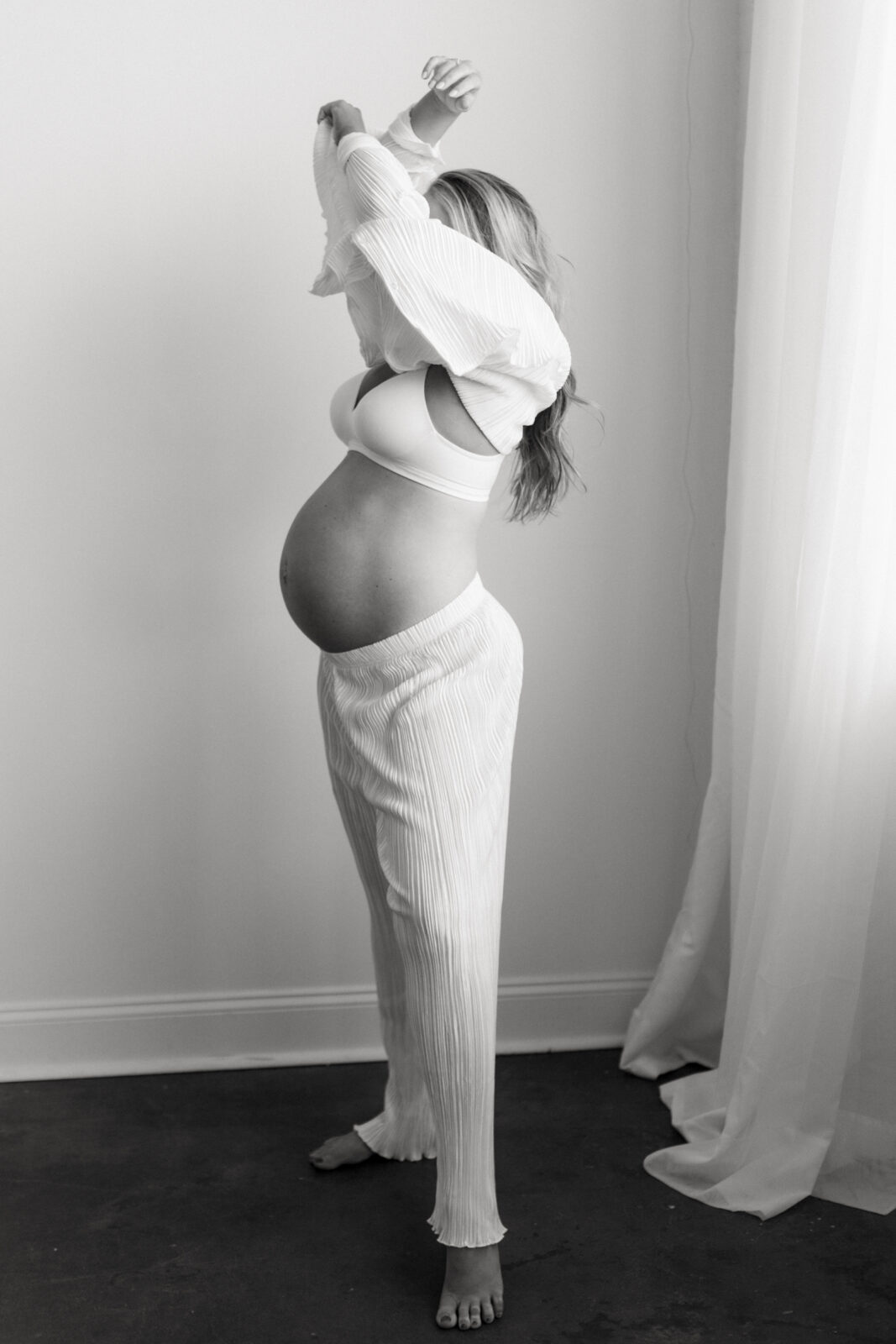Casual-Maternity-Pictures-White-Ribbed-Matching-Set-Pittsburgh