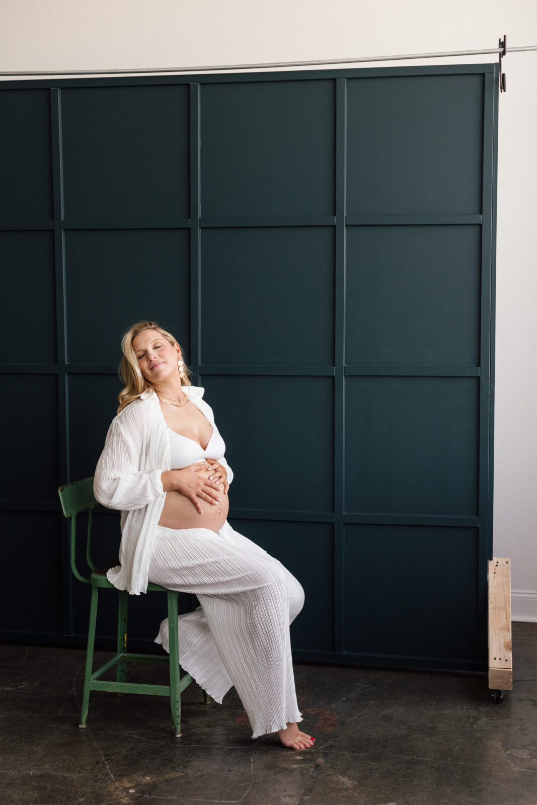 Editorial-Maternity-Session-East-End-Allure-Loft-Pittsburgh